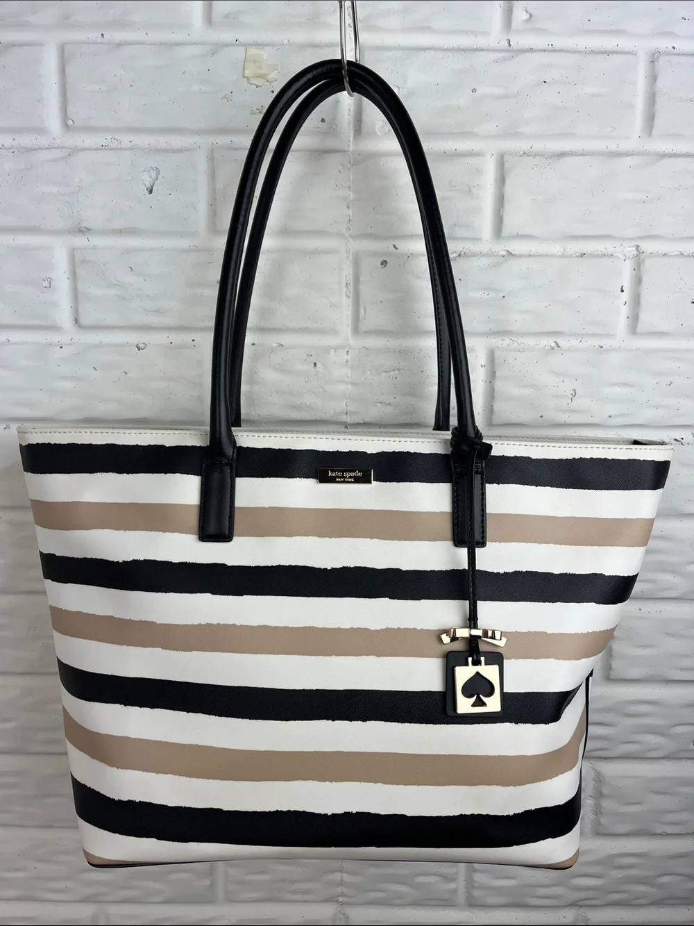KATE SPADE NEW YORK Grant Street Jules Large Tote Tan White Black Stripe
